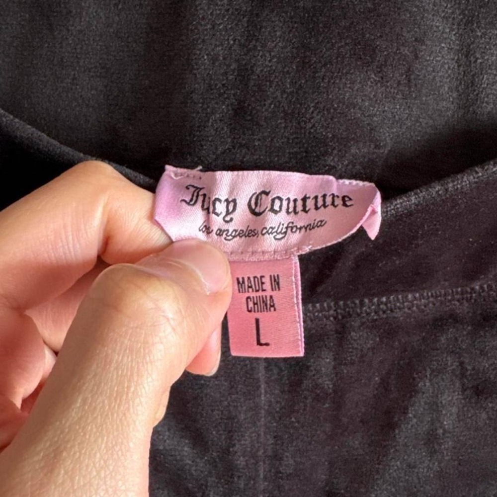 Juicy Couture black velour shorts rhinestone "Juicy" script back y2k early 2000s - Picture 4 of 5